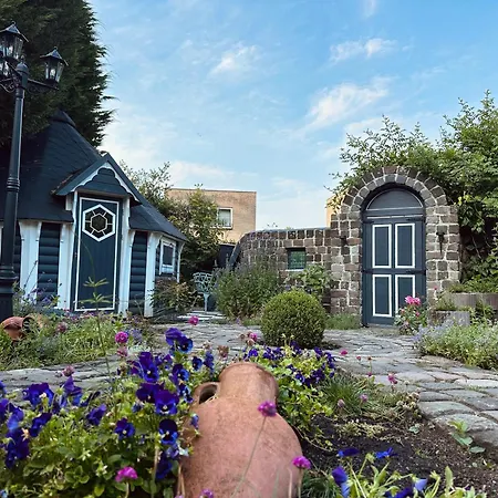 Cosy Garden Bed & Breakfast