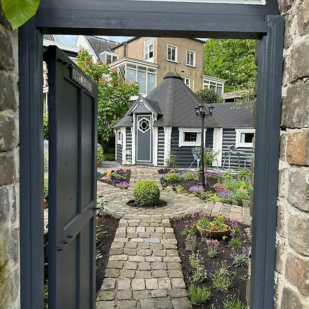 Cosy Garden *