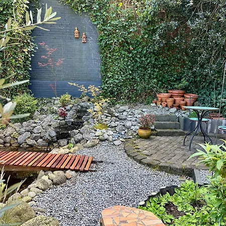 Cosy Garden Bed & Breakfast 3*